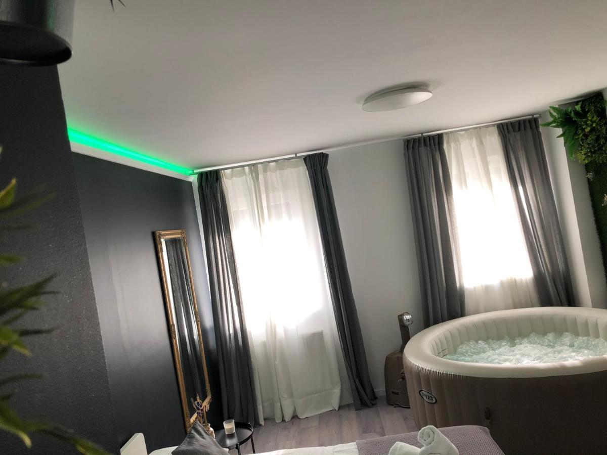 Apartment Zagreb Jacuzzi Exterior photo