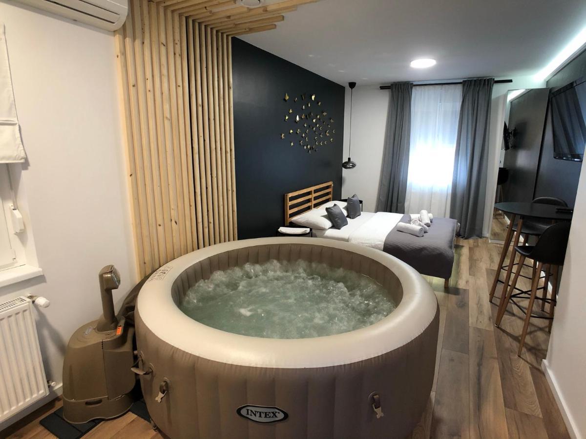 Apartment Zagreb Jacuzzi Exterior photo